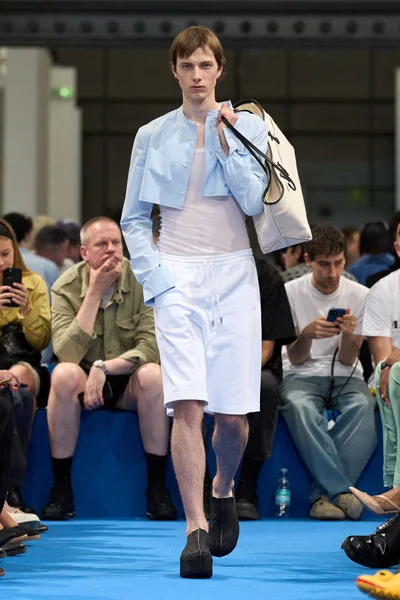 Look 9